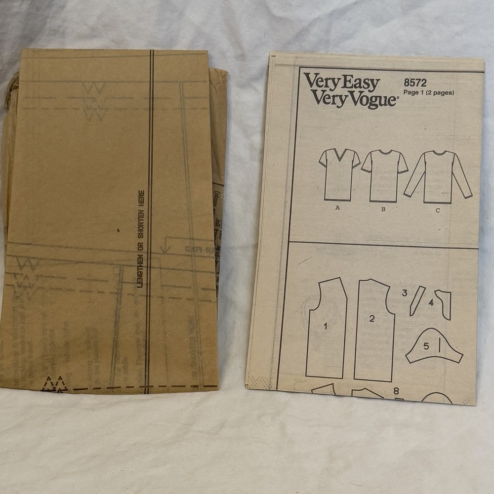 Very Easy Very VOGUE - Pattern #8572 - Misses' Top - Size‎ 8-10-12 - Picture 3 of 6